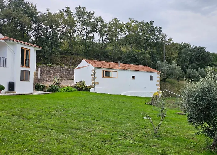Quinta Cabecinha Bed & Breakfast *